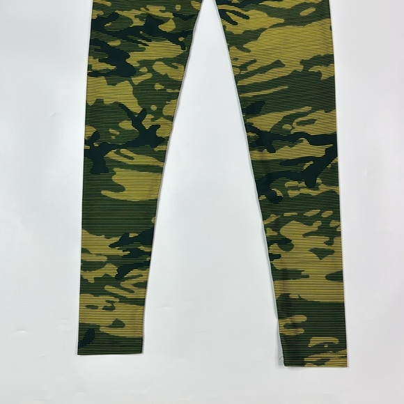 NFL Green Bay Packers Green Camo Leggings Size Small - Picture 5 of 9
